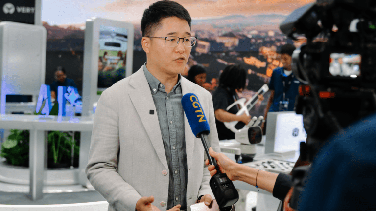 Honor SA CEO Fred Zhou Speaking to media